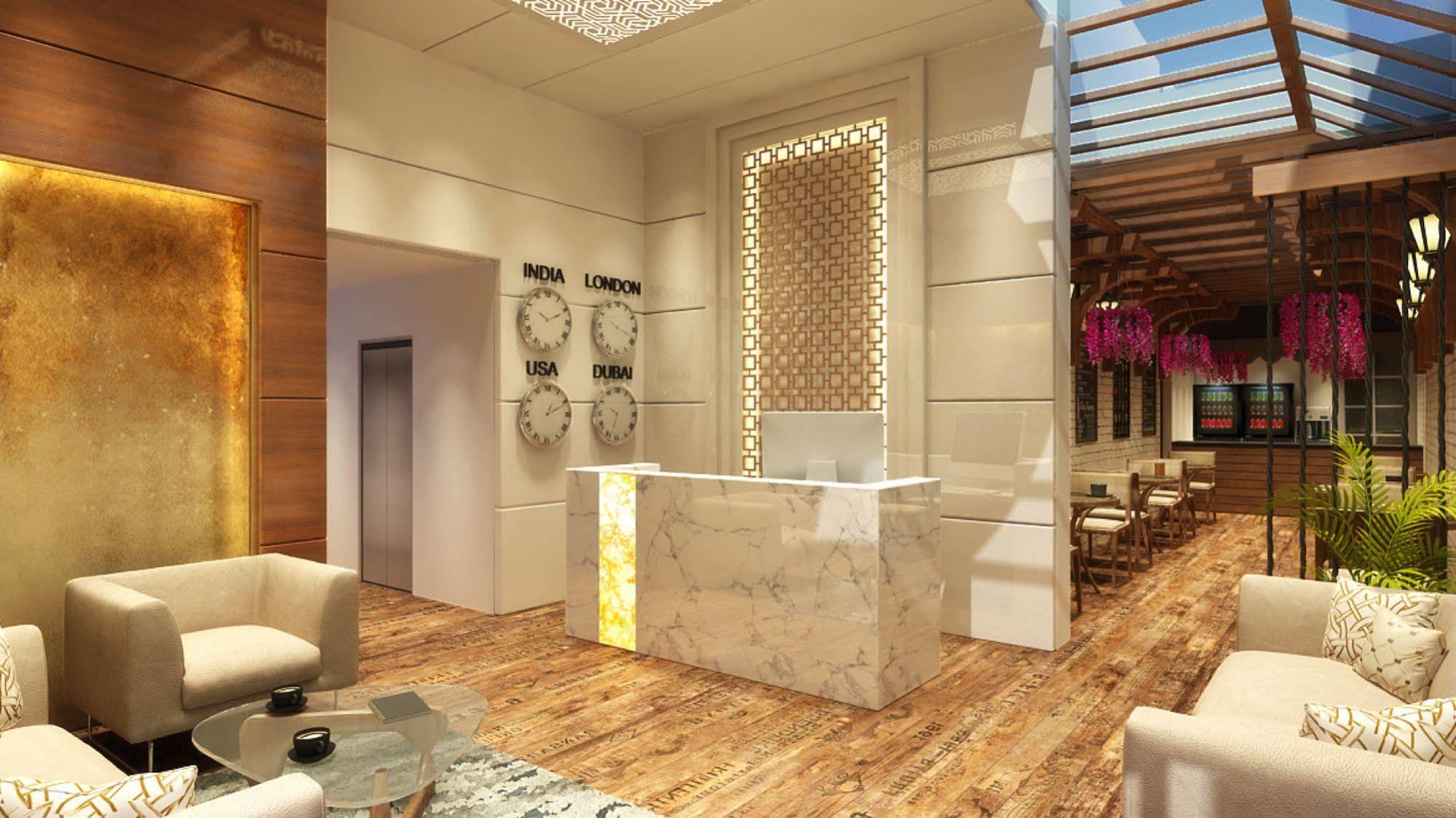 Grand Ffour Hotel New Delhi Exterior photo